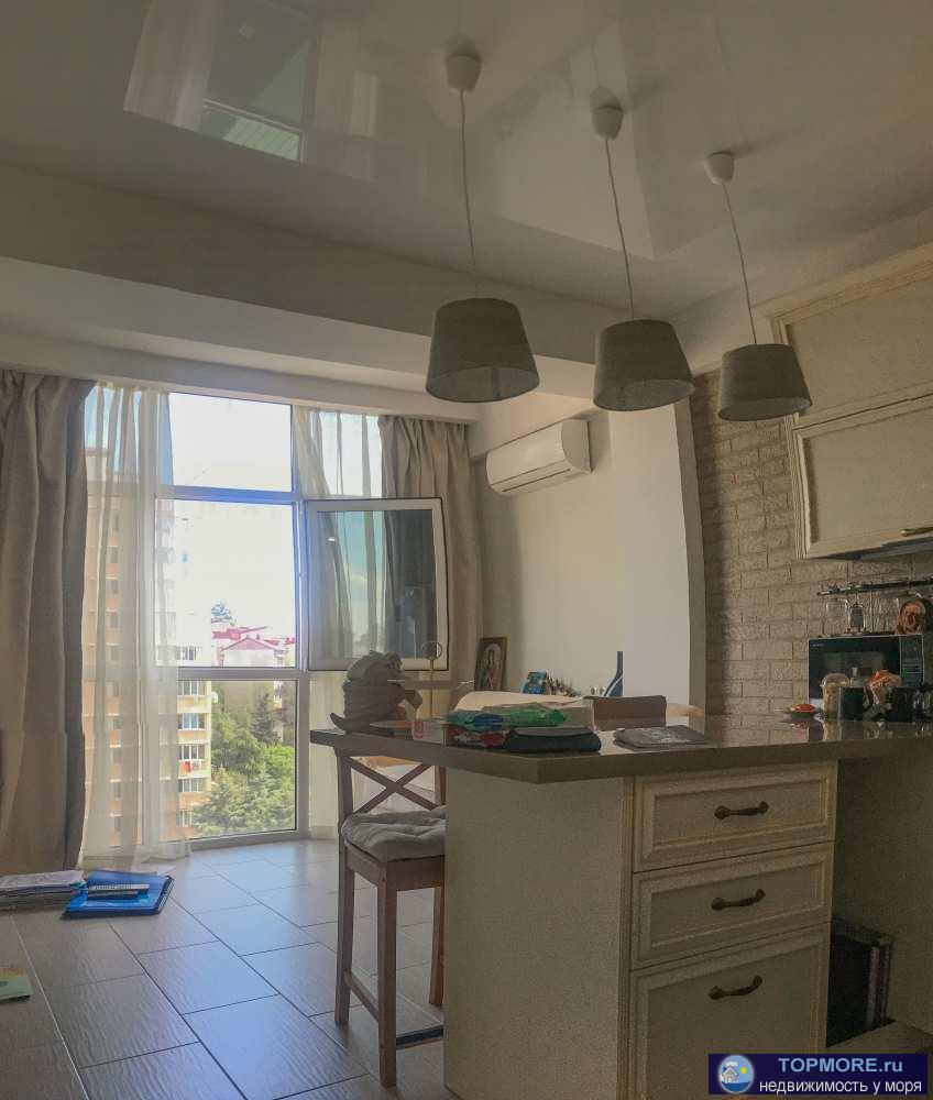 Продается отличная квартира с панорамным видом на город Сочи в новом доме комфорт класса.   Дом расположен в районе с...