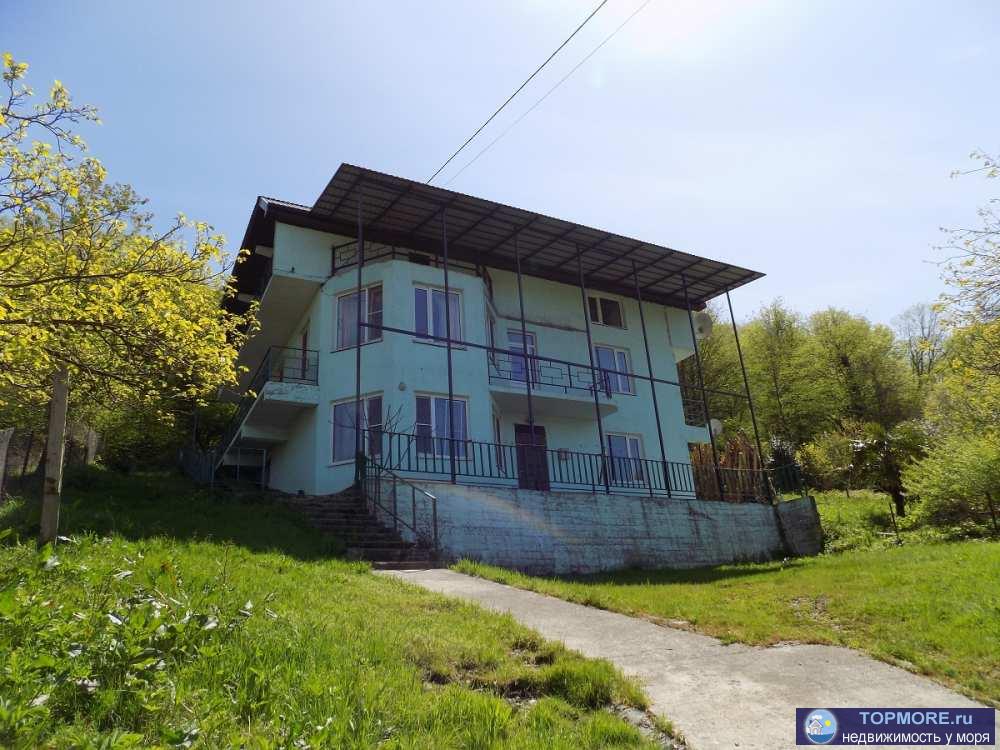 Дом площадью 250 кв.м. жилое состояние. Коммуникации: электричество и водоснабжение центральные, канализация...