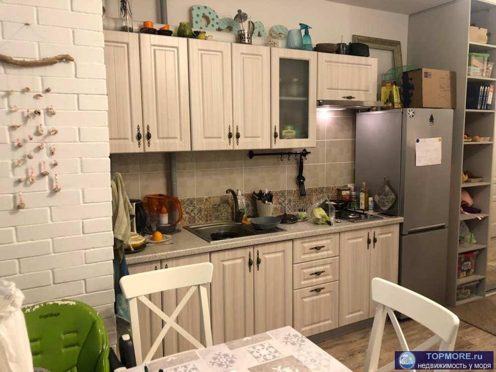 Продажа / Квартиры, Сочи, Бытха, 5 800 000 р. Продам евродвушку 37 кв.м с мебелью, на 1 этаже 3 этажного дома. Все коммуникации центральные (водоотведение, свет,...