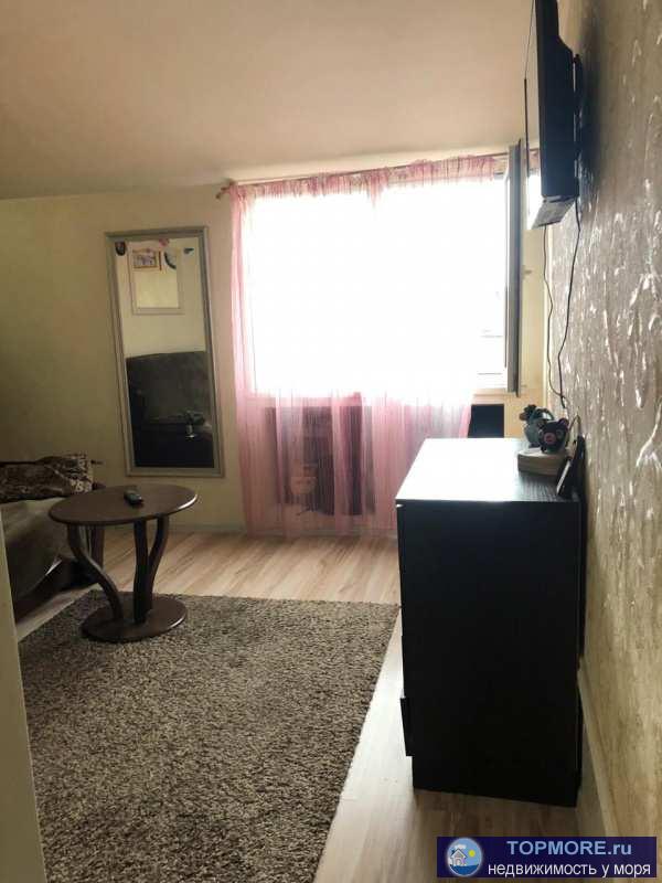 Срочная продажа полноценной однокомнатной квартиры в жилом районе.  Сданный заселенный дом, с своей парковкой,...