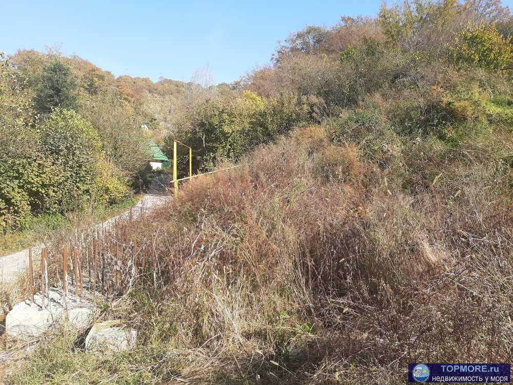 Продается земельный участок, ровное место, есть разрешение на строительство. Газ по границе. 