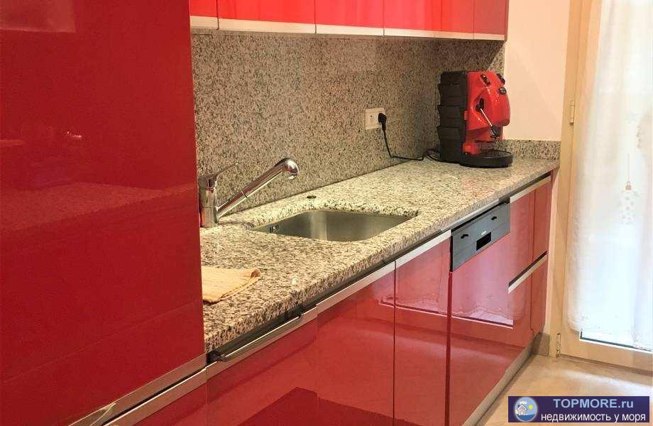 Красивая квартира с новым ремонтом. В  сданном доме. Красивый вид на море , удобный подъезд , хорошая парковка....