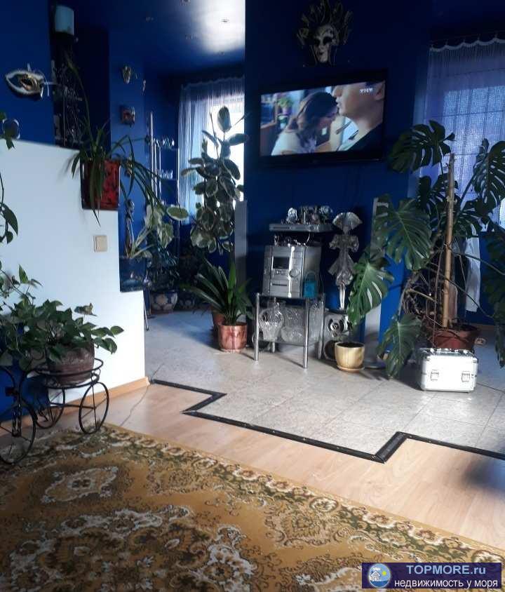 Продажа / Квартиры, Сочи, Тоннельная, 8 300 000 р. Квартира с видом на море, качественный ремонт, частично мебель. Удобное расположение, центр города, 5 мин. до жд...