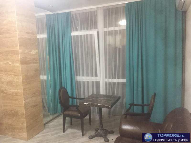 Продам студию, 25 кв.м. Хороший ремонт, своя терраса, рядом магазины, аптека, остановка общественного транспорта....