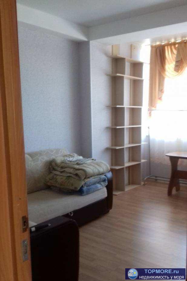 Уютная светлая квартира с отличным расположением на две стороны, с балконом и видом на море. Отопление и горячая вода...