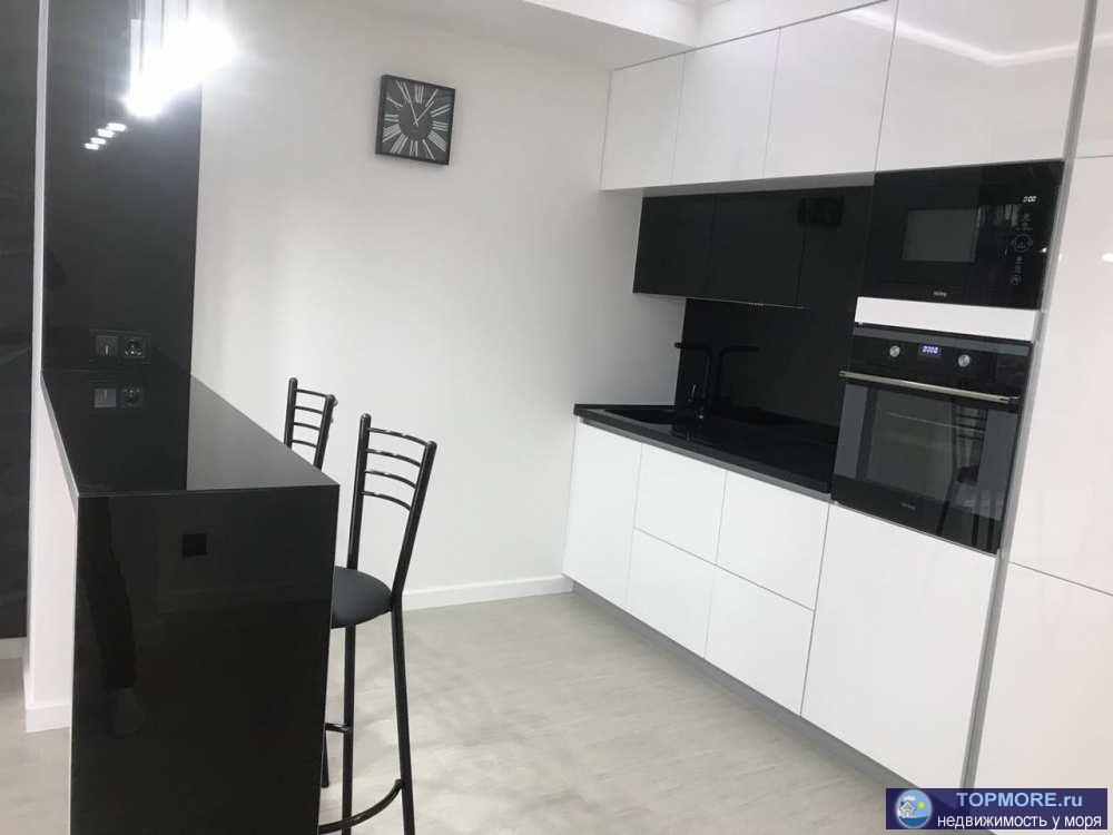 Квартира с дизайнерским ремонтом в низу Светланы.   Студия в сданном доме, уже с готовым ремонтом, мебелью и...