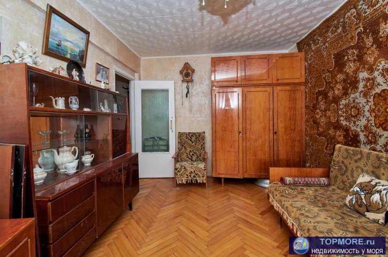 Продается отличная 3-х комнатная квартира по Гуковскому переулку , три изолированные спальни 17, 14, 14 кв.м, кухня 9...