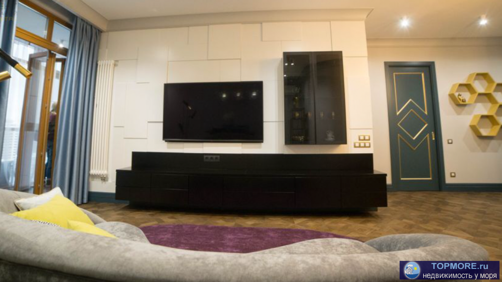    Одна из лучших квартир в современном жилом комплексе Парк Горького. На сегодняшний день планировка 'три спальни и...