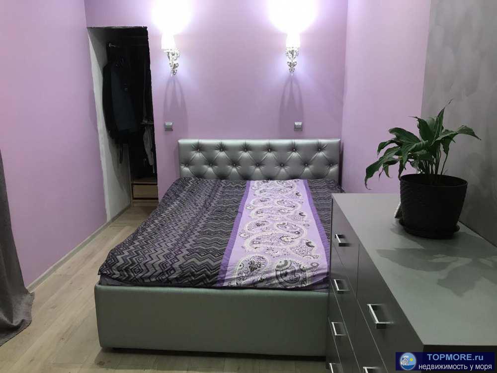 Продается квартира в мкр Светлана, светлая, уютная, с новым дизайнерским ремонтом. Все остается как есть, мебель и...