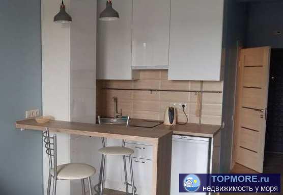 Квартира новая, никто не жил. Этаж второй, реально как четвертый. Вид с балкона на лесопарк и море. Есть выход к...