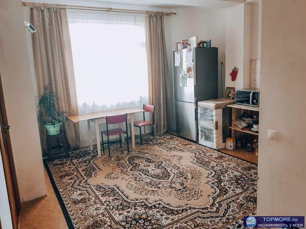  	 Евротрешка ,две спальни и гостиная. Статус квартира. Ремонт практически готов, осталось поклеить обои.  	 ЖК...