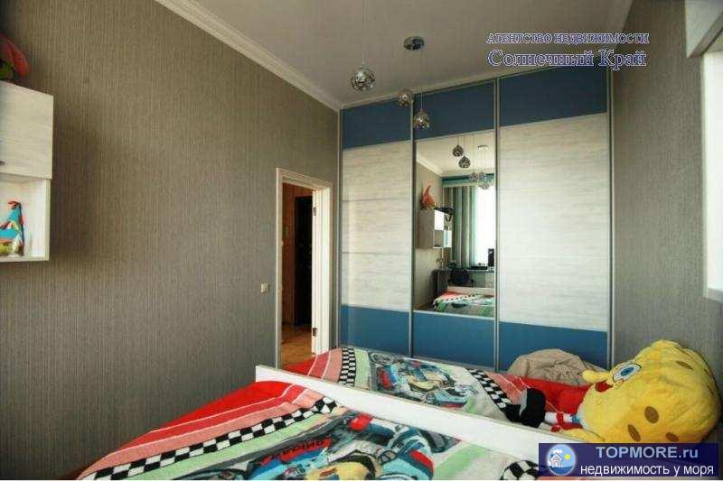 Продаётся шикарная 3-х комнатная квартира с ремонтом и мебелью на первой курортной линии в Анапе. 110 кв.м. Отопление... - 2