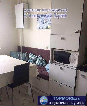Продается 1-комнатная квартира в городе Анапа. 42 кв.м. Сделан хороший ремонт, есть лифт, квартира теплая. Во дворе...