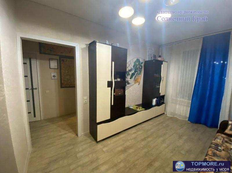 Продаётся  однокомнатная квартира в Анапе. 37 кв.м. В квартире выполнен ремонт: керамогранит на полу по всей квартире...