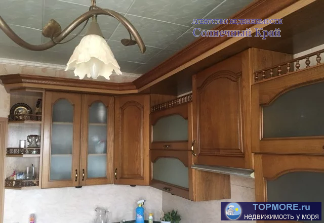 Продаётся 4-х комнатная квартира в г.Анапа. 83 кв.м. Все комнаты изолированные (пол -линолеум, стены обои),...