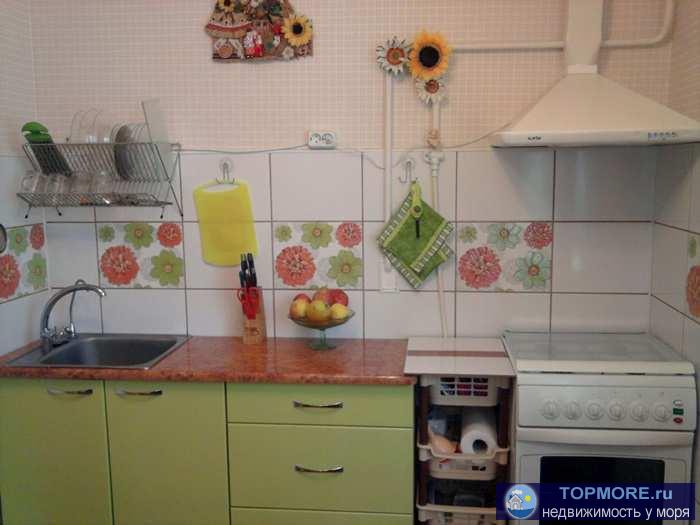Продажа / Квартиры, Севастополь, Адмирала Юмашева улица, 18 000 р. Сдается длительно 1 ком кв в р - не Юмашевского рынка. 1 высокий этаж. Застекленная лоджия. В квартире чисто и уютно.... - 2