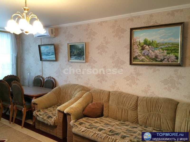 В продаже уютная квартира в востребованном районе города Севастополь.  Сделан капитальный ремонт (вся столярка двери... - 1