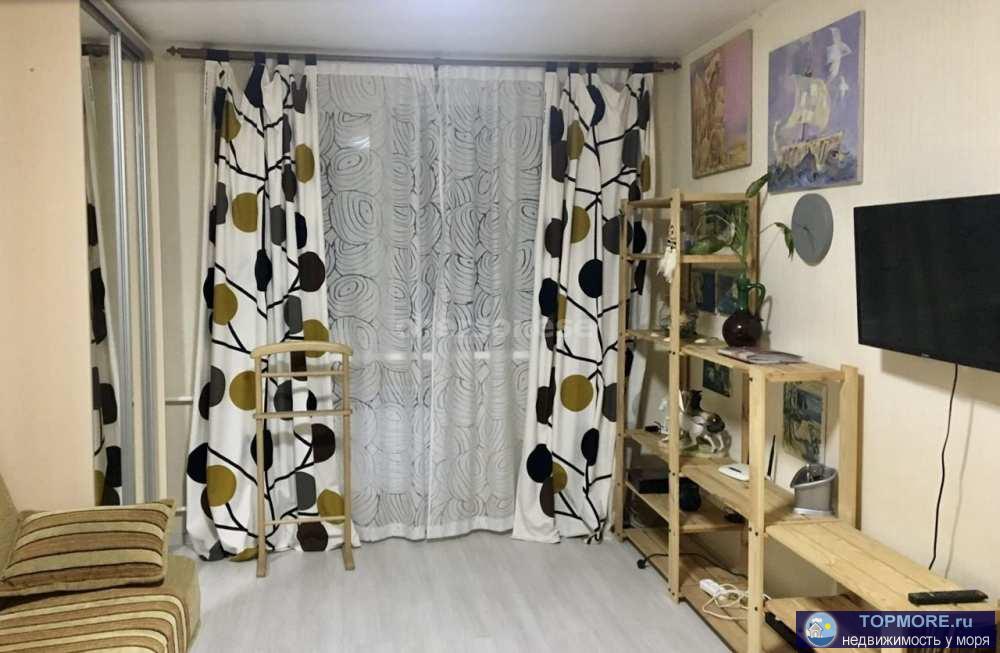 Сдаётся уютная однокомнатная квартира в тихом спальном районе г. Севастополь.   Есть выход на террасу. Рядом вся...