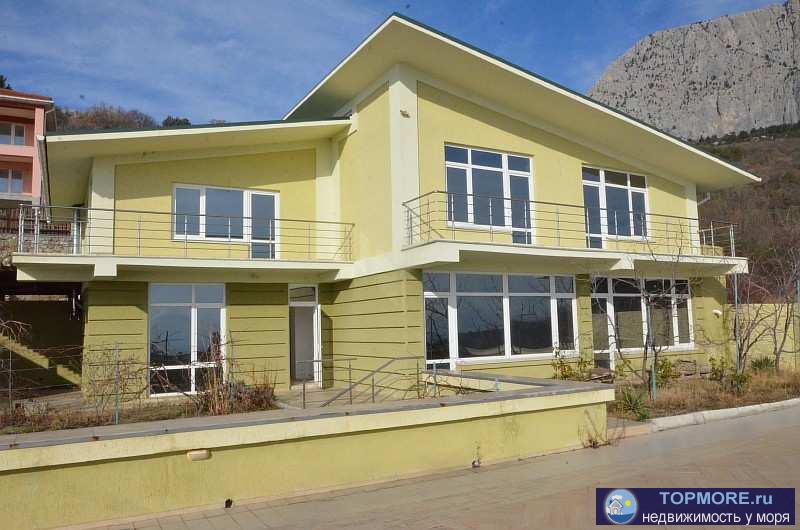 Продается видовой 2-х этажный дом 308 м2 на Южном Берегу Крыма в поселке Олива.   Дом расположен на высокой точке, на...