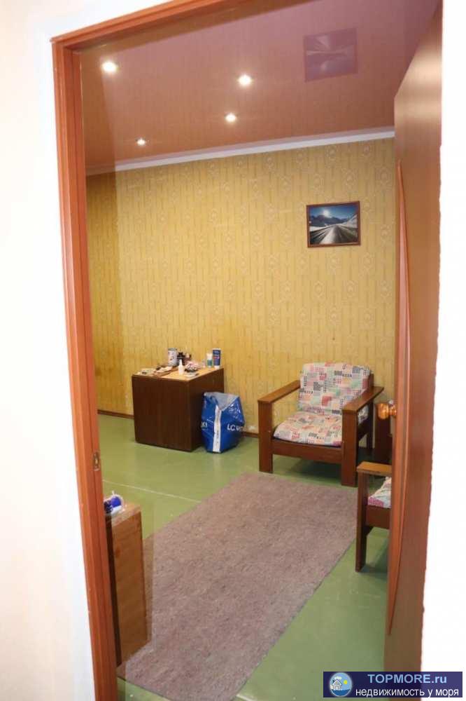 Продам 3-х комнатную квартиру, общей площадью 67,7 м2, в с. Вилино Бахчисарайского района. Дом расположен на закрытой...