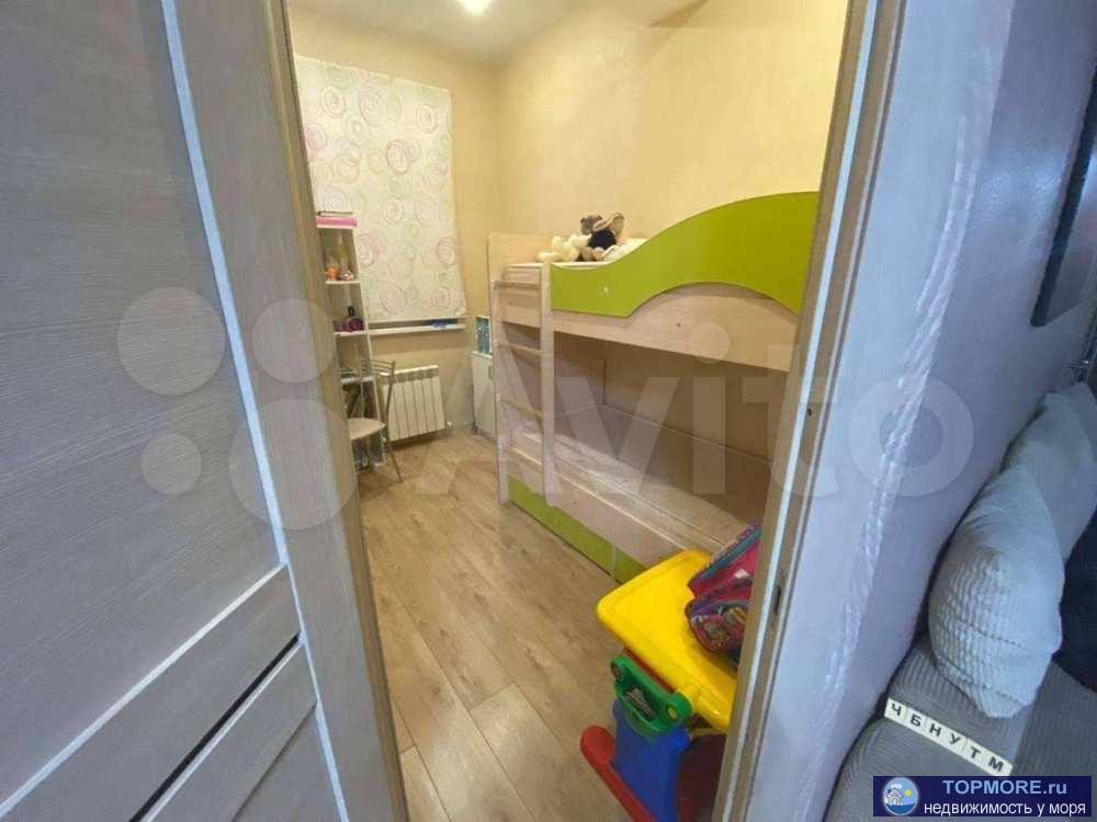 Квартира светлая и уютная, с хорошим ремонтом. Квартира имеет просторную кухню-гостинную, спальню, детскую комнату,...