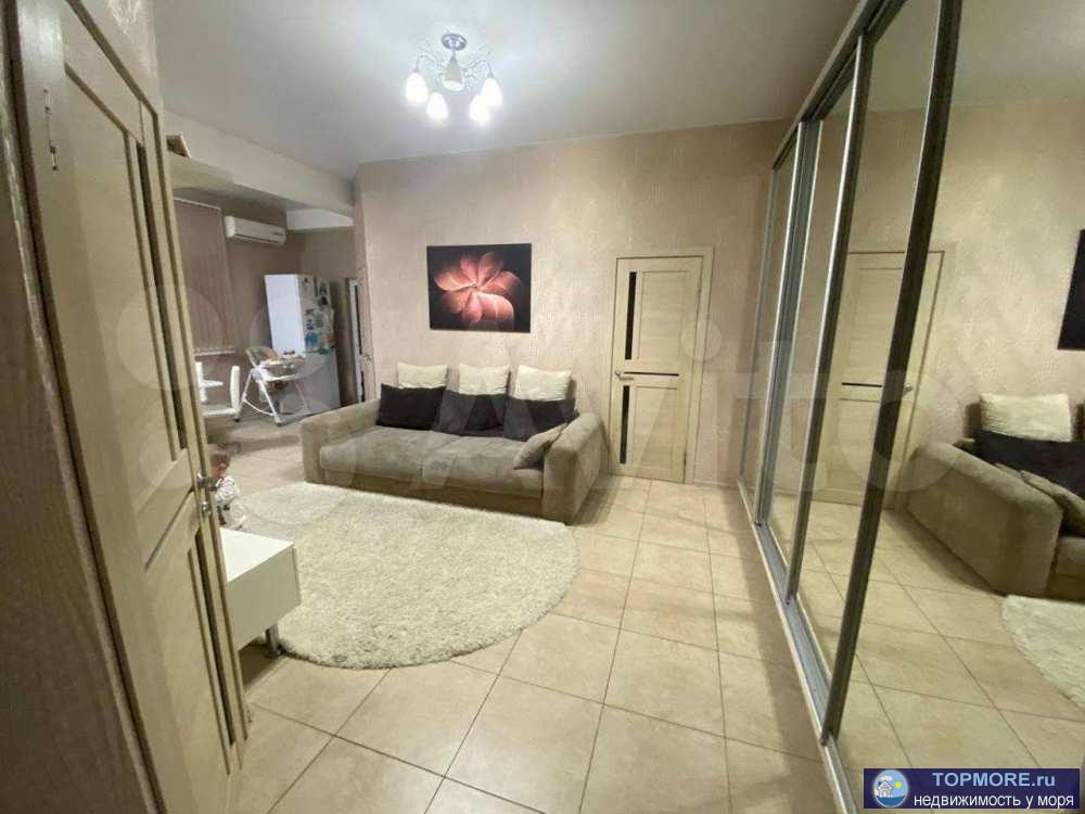 Квартира светлая и уютная, с хорошим ремонтом. Квартира имеет просторную кухню-гостинную, спальню, детскую комнату,... - 2