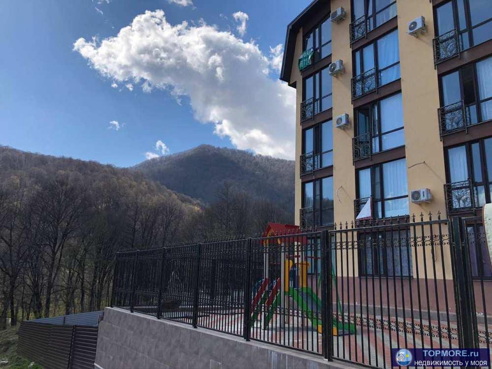 Продаю прекрасную квартиру в тихом живописном месте на Красной поляне! Отличный дом со своей придомовой территорией,...