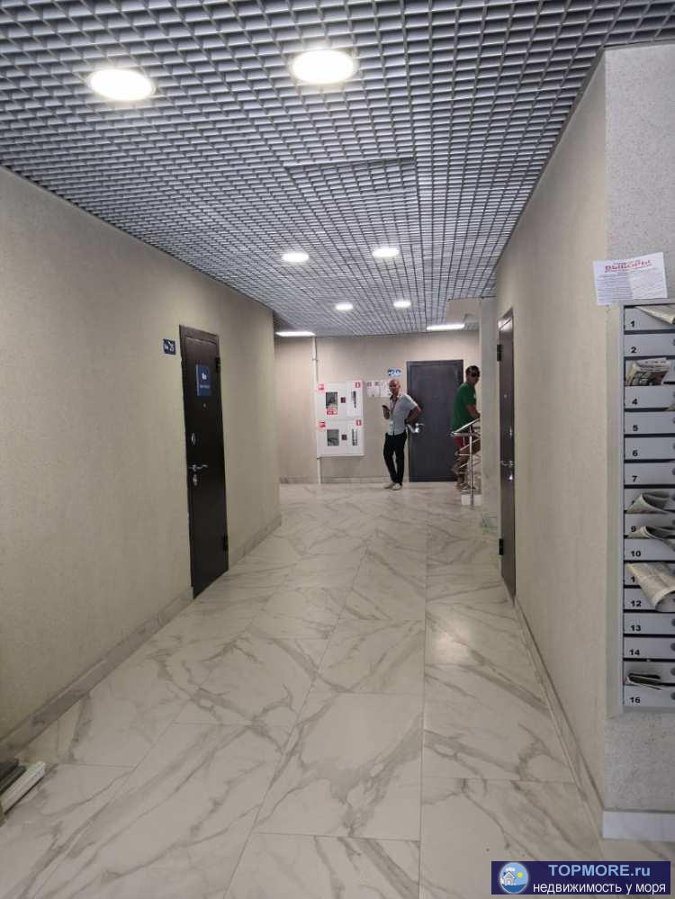 Продается в многоэтажном доме бизнес класса. В квартире большие окна, сделан ремонт от агенства, осталось привезти... - 1