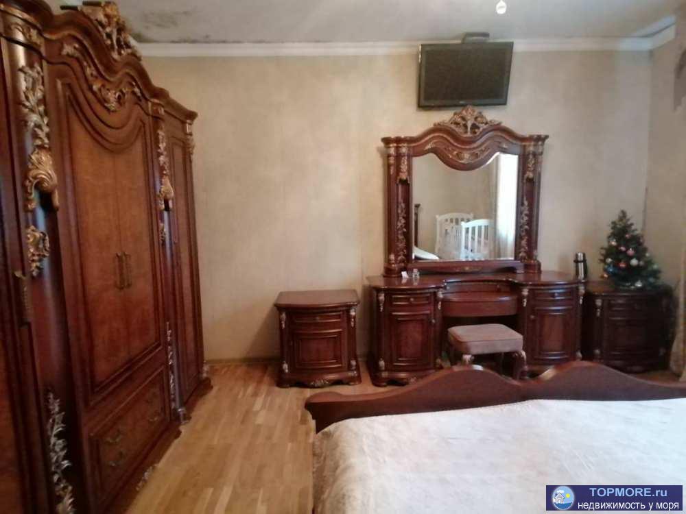 Продается дом в Молдовке со всеми коммуникациями, по документам - 130 кв.м., по факту - 300 кв.м. (вместе с площадью...