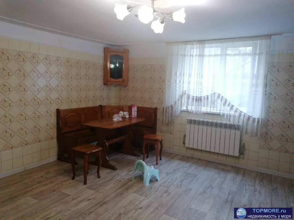 Продается дом в Молдовке со всеми коммуникациями, по документам - 130 кв.м., по факту - 300 кв.м. (вместе с площадью... - 1