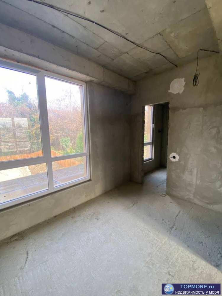 В продаже таунхаус в предчистовой отделке (выполнена разводка электрики, канализации, оштукатурены стены), сделали...