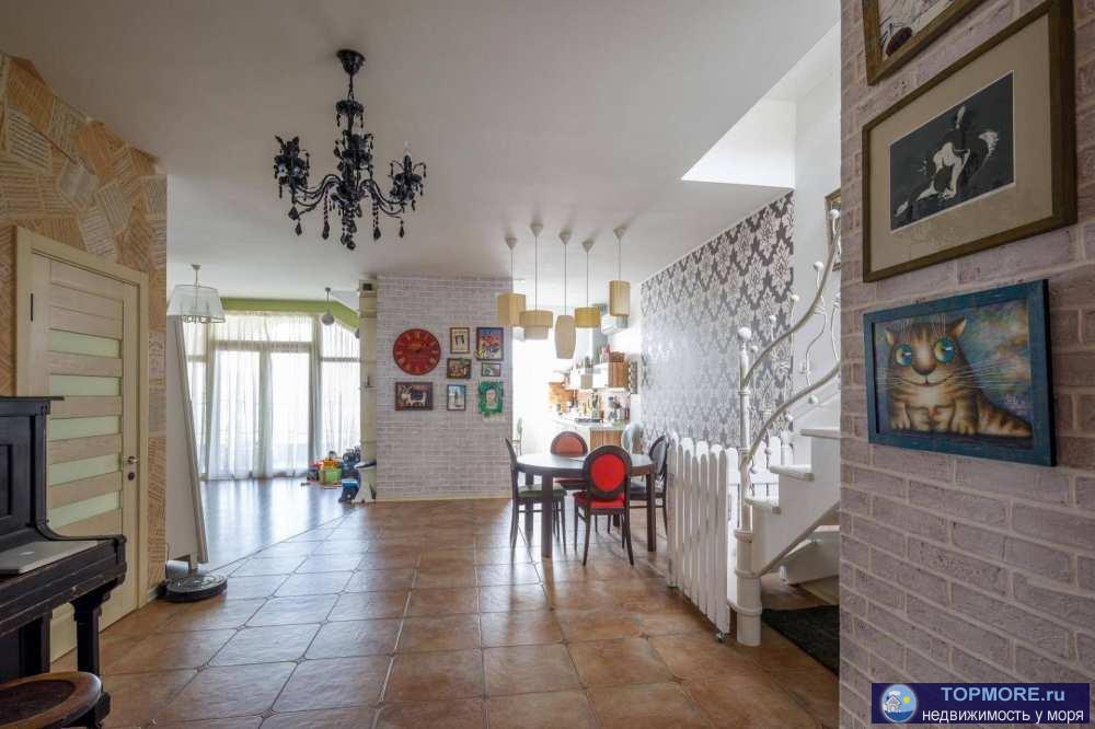 Квартирой владеем с момента ввода дома в эксплуатацию с декабря 2011года. Ремонт виден на фотографиях. Оставляем... - 1