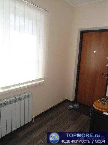 Продам квартиру на первом этаже двух этажного дома с отдельным входом.В доме 8 квартир. Площадь квартиры  105 кв.м. в...