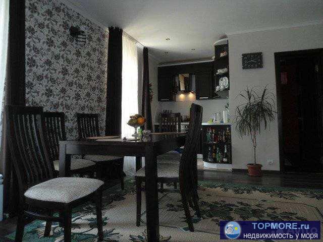 Продам квартиру на первом этаже двух этажного дома с отдельным входом.В доме 8 квартир. Площадь квартиры  105 кв.м. в... - 1