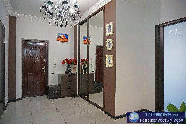 4-х комнатная квартира, площадью 127 м,  с великолепным видом на бухту из каждой комнаты. Хороший ремонт, мебель,... - 1