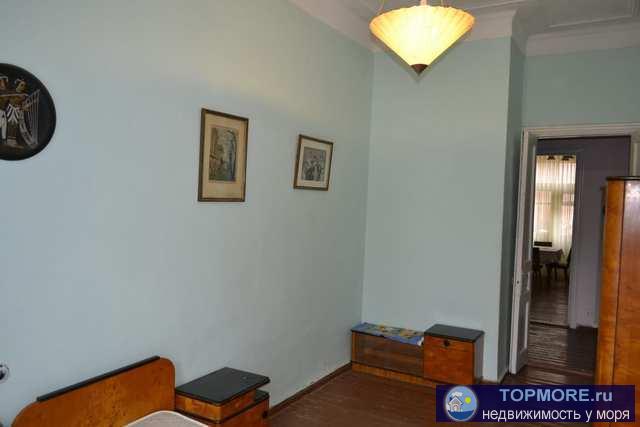  Просторная трехкомнатная квартира площадью 74,8 кв м. Центр города Феодосия, ул Назукина,  море - 670 м. Кухня -... - 2