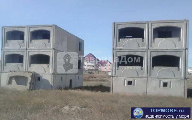 Продам два недостроенных дома 300 м2 на одном  участке 10,6 сот, пос. Береговое, Феодосия. Пpoдам учaстoк с госактом...