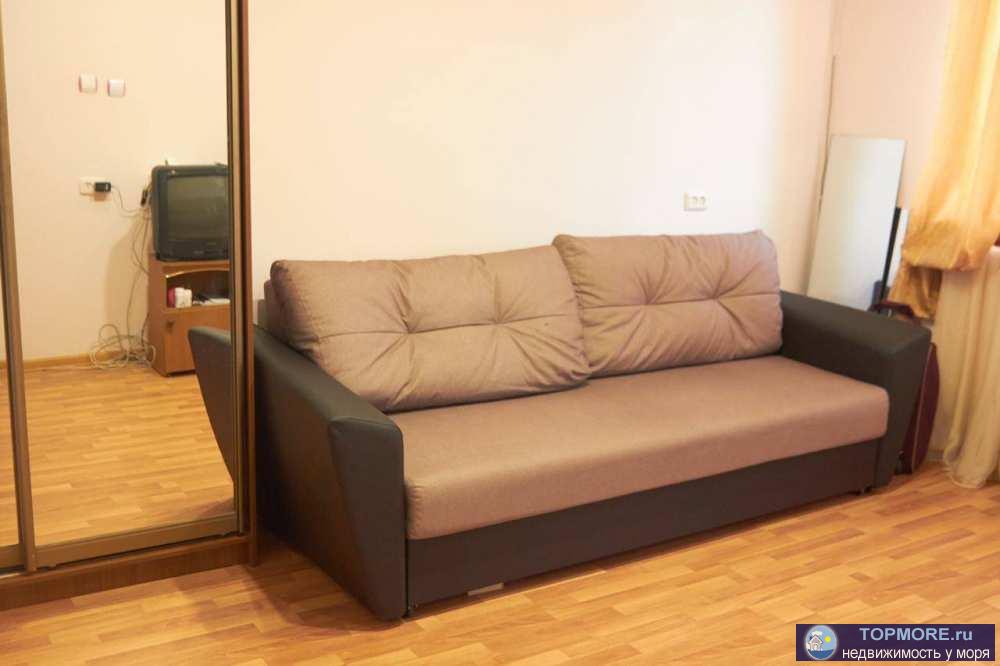 Двухкомнатная квартира 52м2, фактически 72м2 в районе Чайсовхоз, Адлер. Ремонт, мебель, техника остаются в квартире....