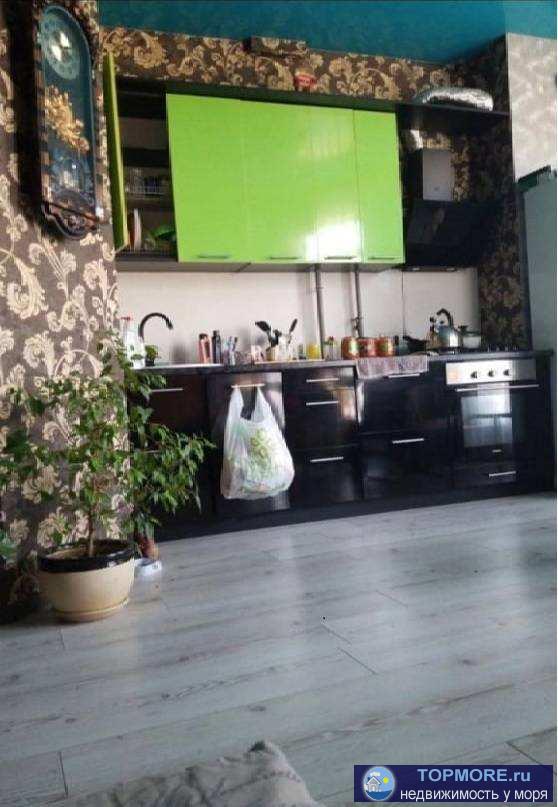 Продаётся двухуровневая квартира: Первый этаж&nbsp; - 45 кв. м. с ремонтом, высота потолка - 3 метра. Установлена...