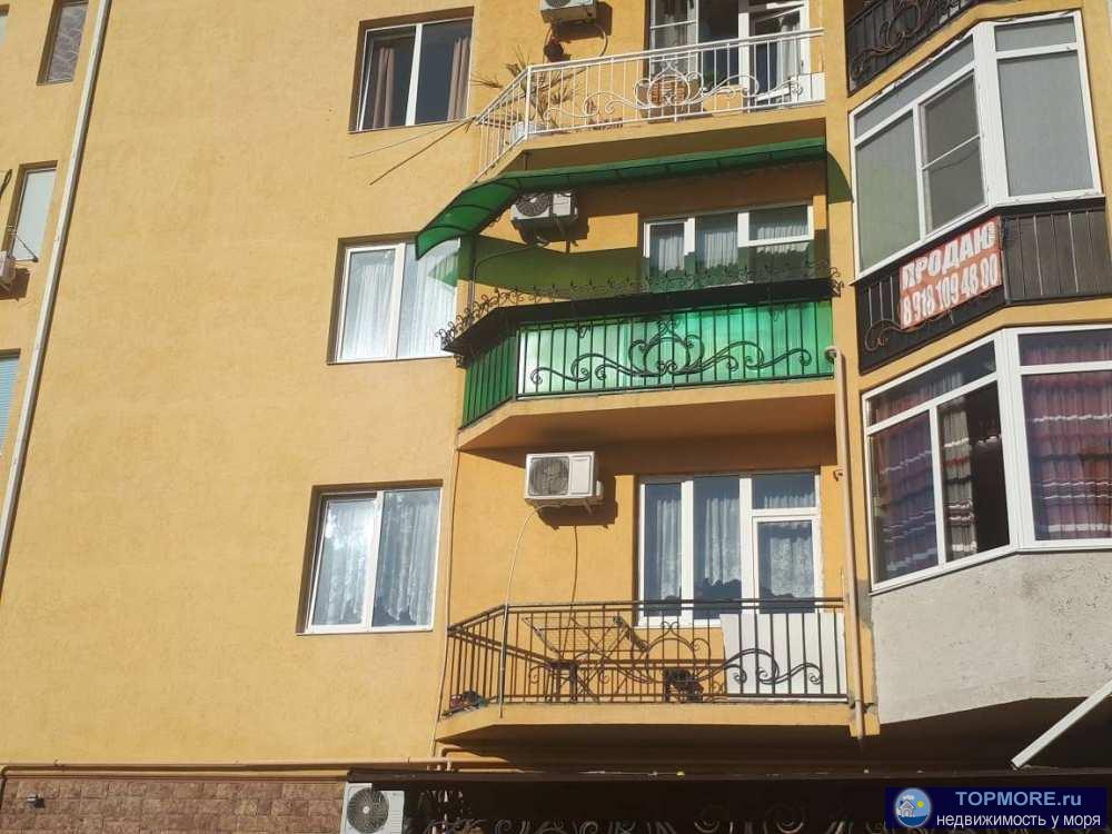 Продаю двухкомнатную квартиру с видом на море в квартире с хорошим ремонтом и большим балконом 4 м.Проходит ипотека и... - 2
