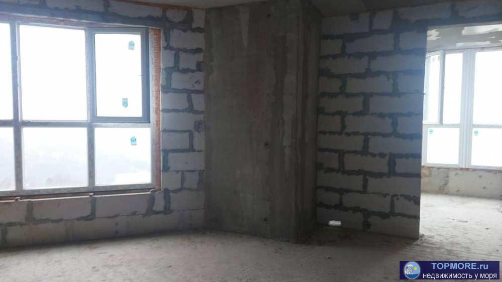 Квартира, без ремонта, виды на море, на горы. Виды из окна просто потрясающие. До моря 5 минут пешком. В доме есть...