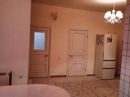 Продается 1 этаж в трехэтажном доме.Две изолированные комнаты и...