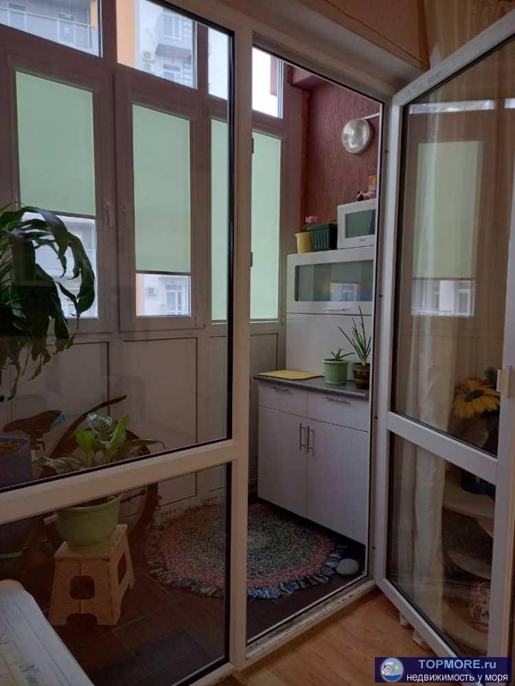 Продается просторная студия в районе Голубые дали. Дом удачно расположен. Вся инфраструктура рядом. До моря и жд...