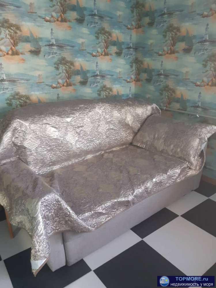 Продается квартира в Сочи у моря. Низ Мамайки. До моря 5 минут ходьбы пешком! В квартире остается вся мебель, балкон... - 2