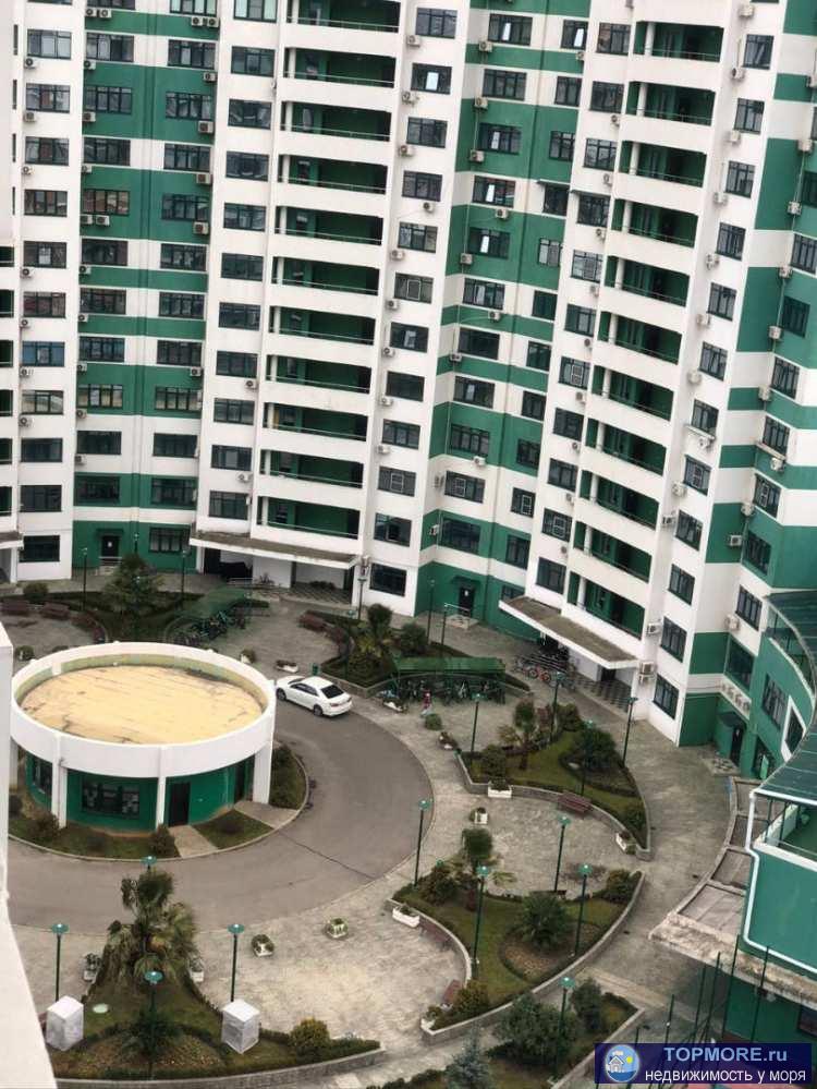 Продам квартиру ,в самом центре .Квартира светлая ,с витражным остеклением ,есть балкон ,дома тихо ,нет шума... - 1