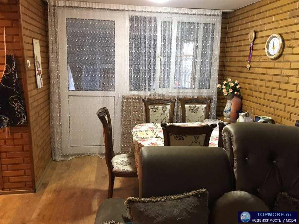 Продается просторная 3-комнатная квартира в районе Бытха. Внутри сделан хороший, косметический ремонт, есть мебель, в... - 1