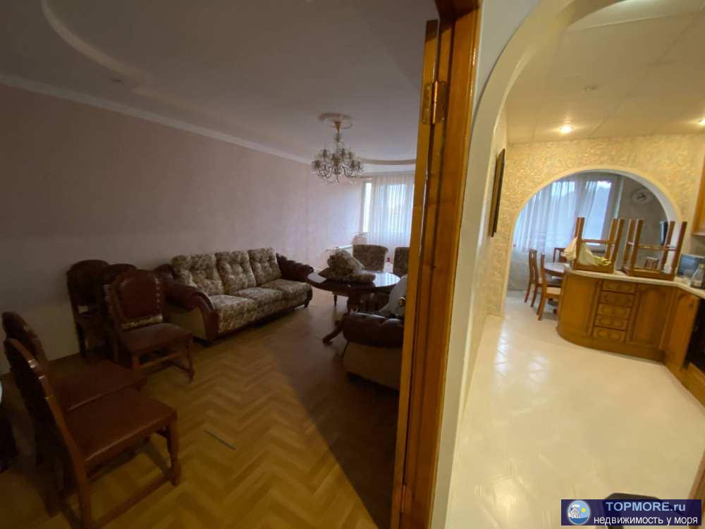 Продаю светлую, просторную 3-х комнатную квартиру в одном из прекраснейших районов города Сочи. Квартира с отличной...