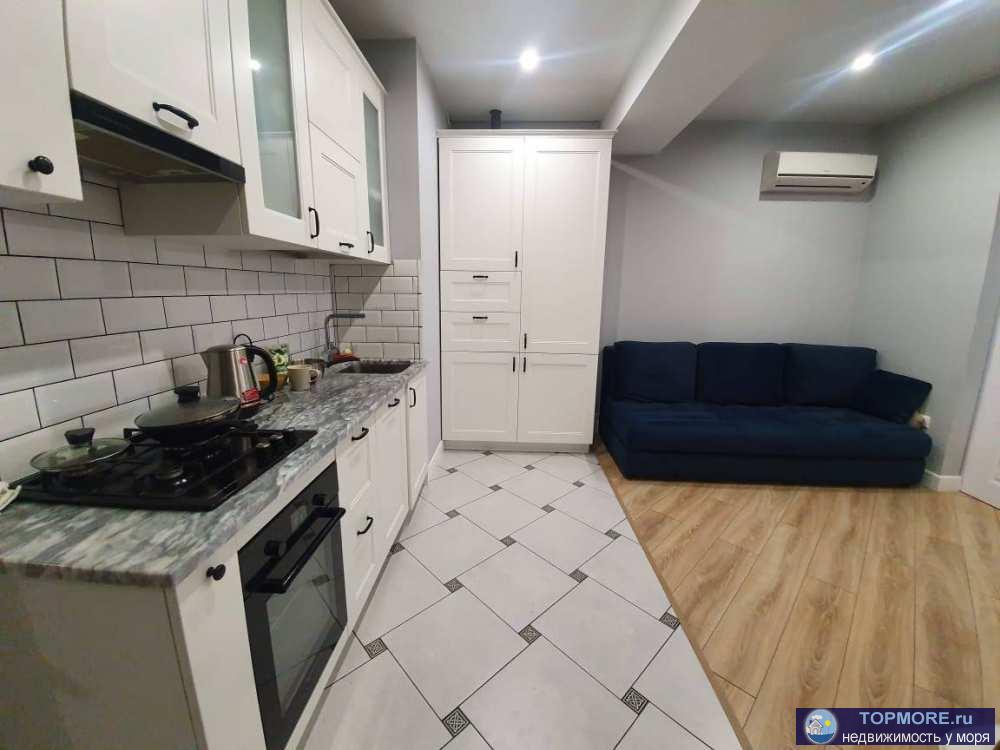 Продаю  восхитительную квартиру! Квартира расположена в пешей доступности от моря, буквально в 15 минутах. В квартире... - 1