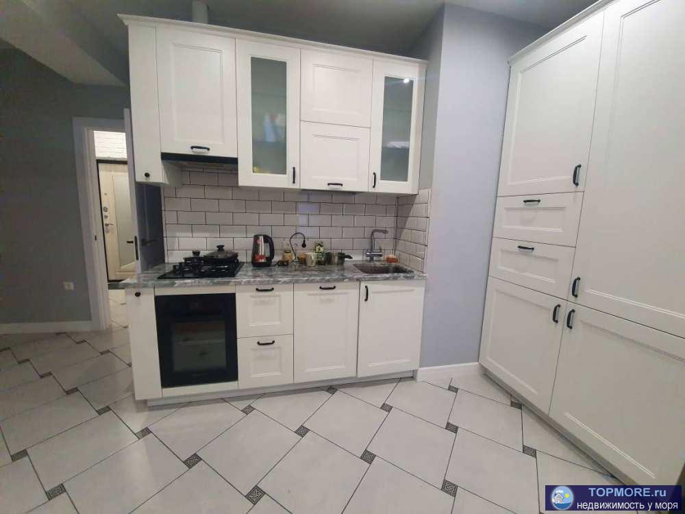 Продаю  восхитительную квартиру! Квартира расположена в пешей доступности от моря, буквально в 15 минутах. В квартире... - 2