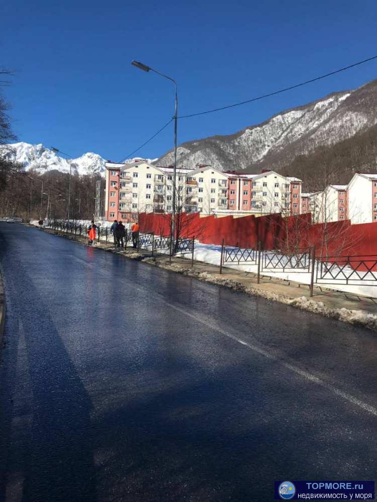 Дом расположен в живописном районе Красной поляны,с великолепным видом на горы ,рядом протекает река.Прекрасное место... - 2